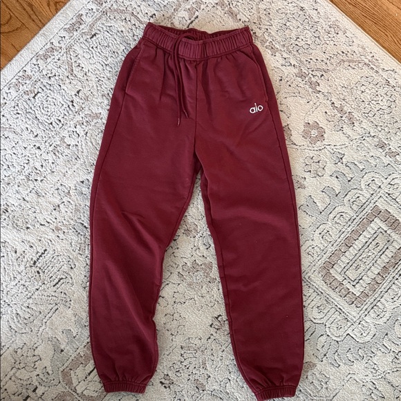 ALO Yoga women's accolade sweat set - Picture 2 of 4